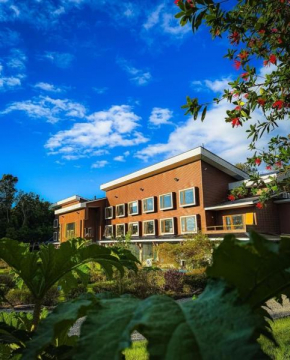 Cascadas Hotel